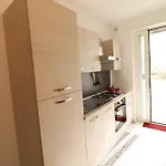 Francesca A Apartman *